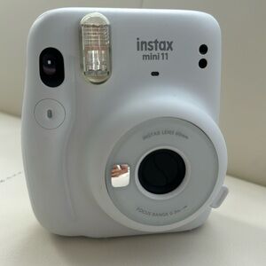 Instax mini 11 polaroid camera